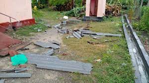 யாழில் வீசிய மினி சூறாவளி.