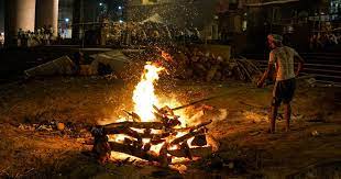 சுடுகாட்டிற்கு அருகாமையில் வீடு இருந்தால் இதை எல்லாம் செய்வதன் மூலம் எந்த விதமான பிரேத தோஷமும் உங்களை அண்டவே அண்டாது.