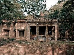 சுடுகாட்டிற்கு அருகில் உங்கள் வீடு இருக்கிறதா?