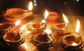 இந்த ஒரு தீபத்தை ஏற்றி வழிபட்டால் அதிர்ஷ்டம் பெருகி வீடு, நிலம் வாங்கும் யோகம் வந்து சேரும்…!!