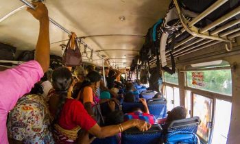 பஸ்களில் நின்று கொண்டு பயணம் செய்பவர்களுக்கு குறைந்த கட்டணம் அறவிடப்படும்.