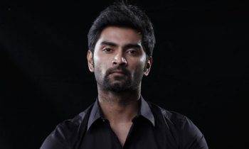 சுருட்டுடன் சமூக தளத்தில் வைரலாகும்  அதர்வா.