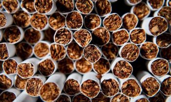 சட்டவிரோதமான முறையில் கொண்டுவரப்பட்ட சிகரெட்டுடன் நபர் ஒருவர் கைது.