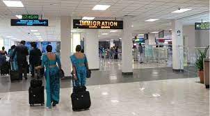 இலங்கை சர்வதேச விமான நிலையத்தில் தடுப்பூசி ஏற்றல் மையம்.