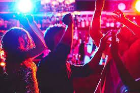 விடுதியில் இருந்த முப்பத்தி மூன்று பெண்கள் அதிரடி கைது.