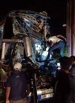 கொழும்பிலிருந்து சென்ற சொகுசு பேருந்து- எட்டு பேருக்கு நேர்ந்த கதி.