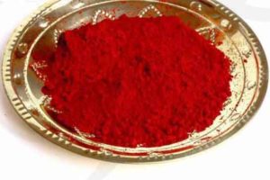 பெண்கள் தினமும் இந்த குங்குமத்தை நெற்றியில் இட்டு வந்தாலே போதும்.