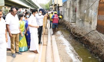 மழைநீர் வடிகால் பணிகளை மு.க.ஸ்டாலின் பார்வையிட்டார்.