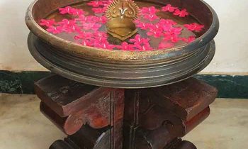 உருளியில் இந்த 1 பூவை மட்டும் போட்டு வைத்தால் போதும்.