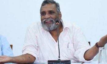 இன்றைய போராட்டக்களத்தில்  மஹிந்த தேசப்பிரிய  பங்கேற்பு.