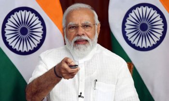 பிரதான் மந்திரி ஆவாஸ் யோஜனா திட்டத்தின் கீழ் 3 கோடி வீடுகள் கட்டப்பட்டுள்ளன.