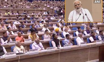 நீதிமன்றங்களில் உள்ளூர் மொழிகளை ஊக்குவிக்க வேண்டும்.