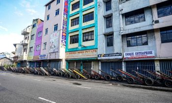 முற்றாக முடங்கிய கொழும்பு நகரம்.