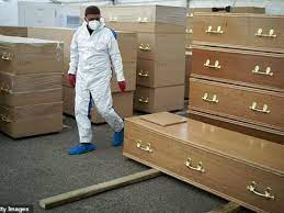 சவப் பெட்டிகளுக்கு ஏற்பட்ட பற்றாக்குறை.