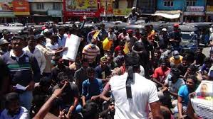 ராஜபக்சர்களுக்கு சாதகமாக அமையும் போராட்டம்.