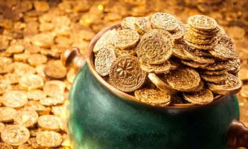 வீட்டில் கிடுகிடுவென தங்கம் சேர தங்க நகைகளுடன் வைக்க வேண்டிய பொருள் என்ன?