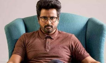 ரசிகர்களுடன் படம் பார்த்த சிவகார்த்திகேயன்.