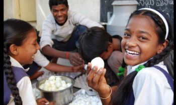 வறுமைக் கோட்டிற்குட்பட்ட மாணவர்களுக்கு மதிய உணவு வழங்க தீர்மானம்.