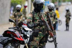 நிர்வாக அதிகாரம்  இராணுவத்தினரிடம் ஒப்படைக்கப்படக்கூடிய அபாயம் உள்ளது.