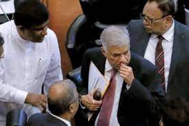 புதிய பிரதமர் பதவி ஏற்றுக்கொண்டதன் அடுத்த நிமிடமே இலங்கைக்கு  கிடைத்த அதிஷ்டம்.