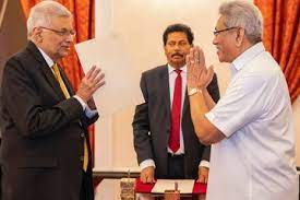 தனது கடமைகளை உத்தியோக பூர்வமாக  பொறுப்பேற்றுக்கொண்ட ரணில்.