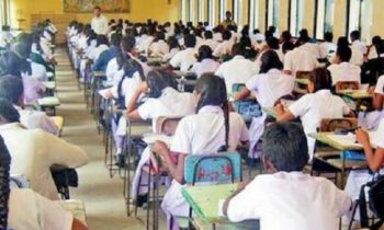 பரீட்சை கடமைகளுக்கு செல்லும் அதிகாரிகளுக்கு முன்னுரிமையில் எரிபொருள் வழங்கப்படும்.