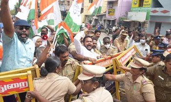 தமிழகத்தில் படுக்கையுடன் திண்டுக்கல் தபால் அலுவலகத்தில் புகுந்த காங்கிரசார்.