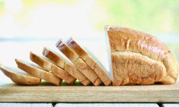 இலங்கையில்  வரலாறு காணாதளவு எகிறும்   பாண் விலை.