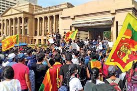 கொழும்பில் நள்ளிரவில் ஏற்பட்ட பதற்றம்.