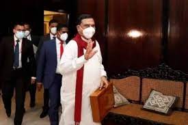 இருக்கும் இடம் தெரியாமல் மாறப் போகும் பசில்.