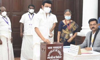 ஜனாதிபதி தேர்தல்- தலைமை செயலகத்தில் முதலமைச்சர் மு.க.ஸ்டாலின் ஓட்டு போட்டார்.