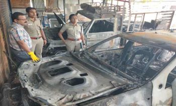 திண்டுக்கல் அருகே டைல்ஸ் கடையில் பயங்கர தீ விபத்து.