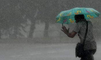 காலியில் வெள்ளத்தில் மூழ்கிய பொலிஸ் நிலையம், சுங்கத் திணைக்களம்.