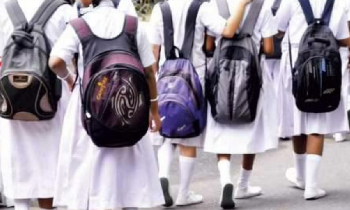 அனைத்து பள்ளிகளையும் மாணவ-மாணவிகள் சேர்ந்து படிக்கும் பள்ளிகளாக மாற்ற வேண்டும்.