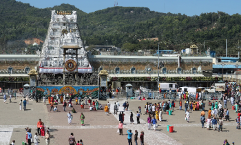 வருடாந்திர பவித்ரோற்சவம்: திருப்பதி ஏழுமலையானை வழிபட ஆன்லைனில் முன்பதிவு செய்யலாம்.