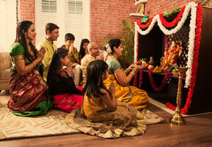 குலதெய்வத்தின் மகிமை பற்றி அறிந்து கொள்ளவும், குலதெய்வத்தை கண்டறியவும் இந்த பூஜையை செய்வது நல்ல பலனை கொடுக்கிறது.