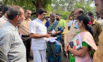 பொதுமக்களிடம் குறைகளை கேட்டறிந்த மேயர்.