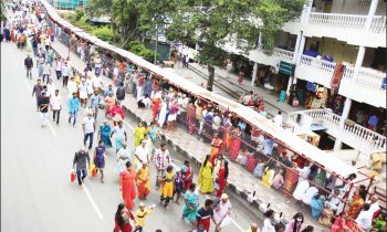 திருப்பதியில் தரிசனம் செய்ய 3 கி.மீ. தூரம் பக்தர்கள் காத்திருப்பு.