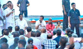 கேரளாவில் இன்று 18-வது நாள் பாதயாத்திரை: ஆலப்புழாவில் மீனவர்களுடன் கலந்துரையாடிய ராகுல் காந்தி.