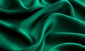 இந்த 3 பச்சை நிற பொருட்களையும் வெள்ளிக்கிழமை பூஜையோடு சேர்த்துக் கொண்டால், லட்சுமி கடாட்சம் பெருகும். வாழ்வு வளமாகும்.