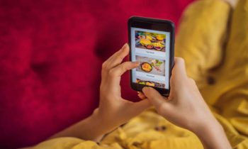 ஆன்லைனில் இனிப்புகளை ஆர்டர் செய்ய முயன்று ரூ.2.4 லட்சம் இழந்த மும்பை பெண்.