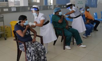 இலங்கையில் காலாவதியாகவுள்ள கோவிட் தடுப்பூசிகள்.