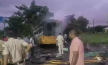 மகாராஷ்டிராவில் பேருந்து – லாரி மோதி விபத்து: 11 பேர் உயிரிழப்பு.