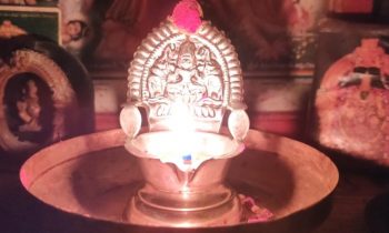 உங்களால் தீர்க்கவே முடியாது என்று நினைத்த பிரச்சனையையும், மீளவே முடியாத கடன் தொல்லையையும் ஒரே நேரத்தில் சரி செய்யும் கைப்பிடி உப்பு பரிகாரம்.