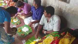 தினமும் இந்த திசையை நோக்கி அமர்ந்து சாப்பிட்டால், ஆரோக்கியம் இல்லாத வாழ்க்கை தான் இருக்கும்.